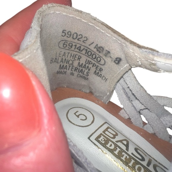 Vintage Baby Basic Editions Harache White Leather Sandals Ankle Strap 5 Infant - Picture 2 of 6